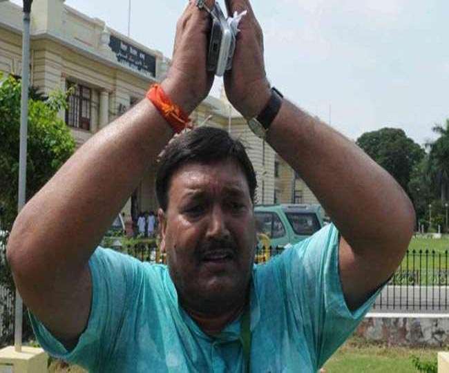 NRC पर बिहार में मचा बवाल, विपक्ष के साथ ही JDU नेता ने दिया बड़ा बयान NRC पर बिहार में मचा बवाल, विपक्ष के साथ ही JDU नेता ने दिया बड़ा बयान