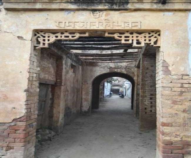 ग्राम राजपुर नवादा स्थित गजल सम्राट दुष्यंत त्यागी का मकान।
