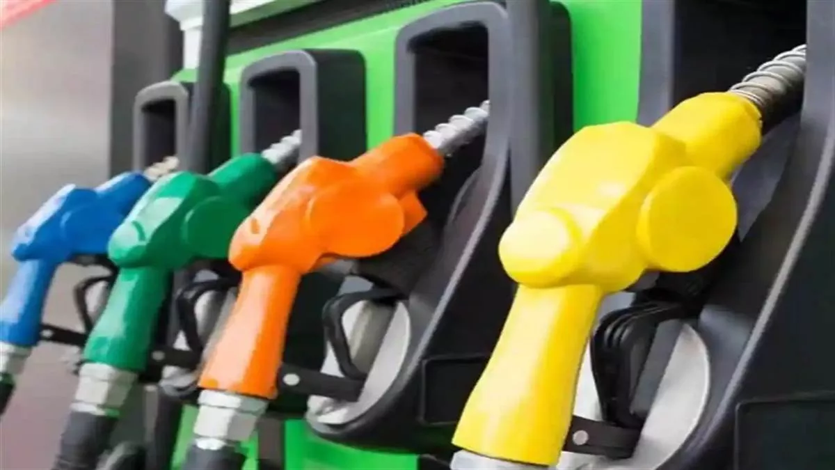 Petrol Diesel Price Today: अंतरराष्ट्रीय बाजार में घटे कच्चे तेल के दाम, पेट्रोल-डीजल की कीमत में हुआ बदलाव?