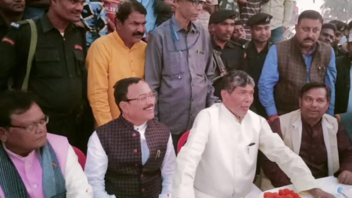Bihar Politics: महागठबंघन में भी नीतीश कुमार टिकाऊ नहीं, मुजफ्फरपुर में पारस ने कही बड़ी बात