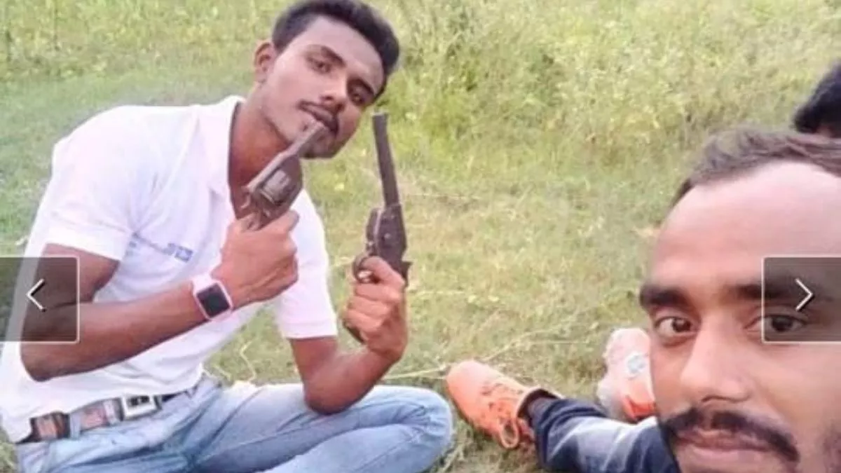 सीतामढ़ी में हथियार लहराते युवक का फोटो हुआ वायरल, पुलिस तहकीकात शुरू