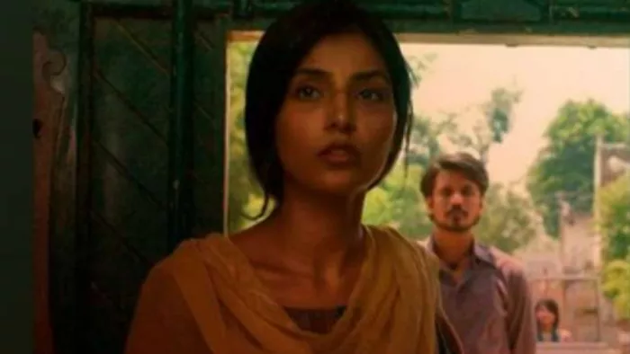Mirzapur 3: जमीन पर बेसुध लेटी दिखीं डिम्पी! पास में वाइन का ग्लास देख ...
