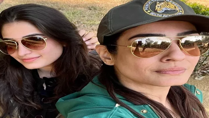 मशहूर अभिनेत्री रवीना टंडन ने बेटी राशा के साथ जंगल सफारी की सैर की