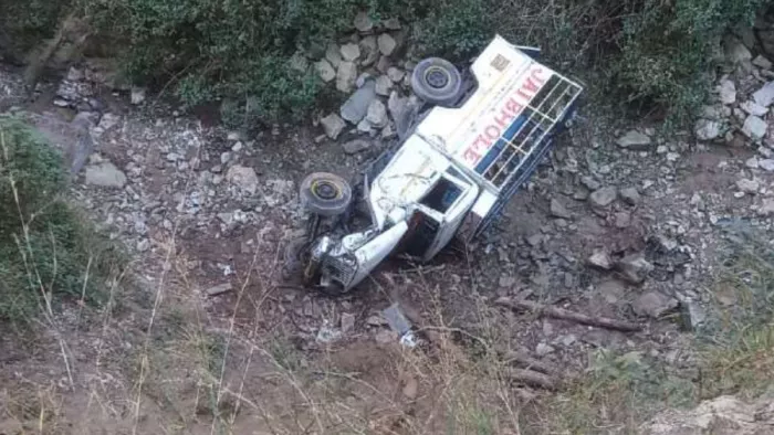 जिला चंबा की सड़कों पर जरा सी चूक बड़े हादसे का कारण बन जाती है।