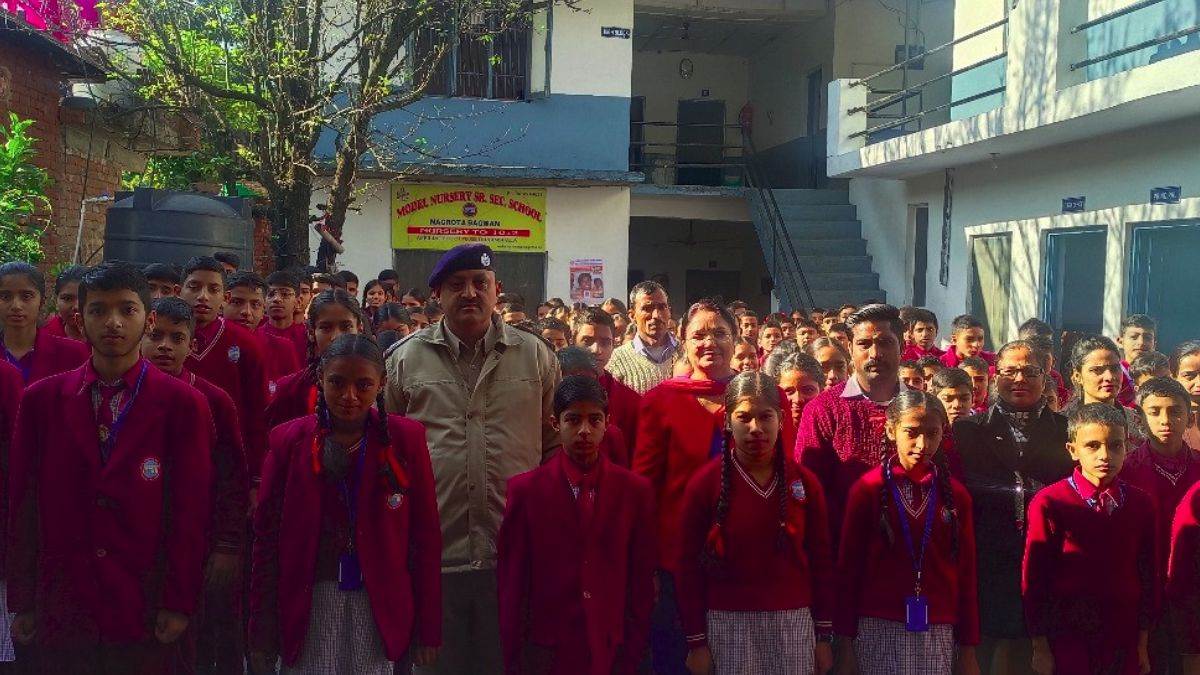 road safety with jagran himachal pradesh aware school student at nagrota bagwan
