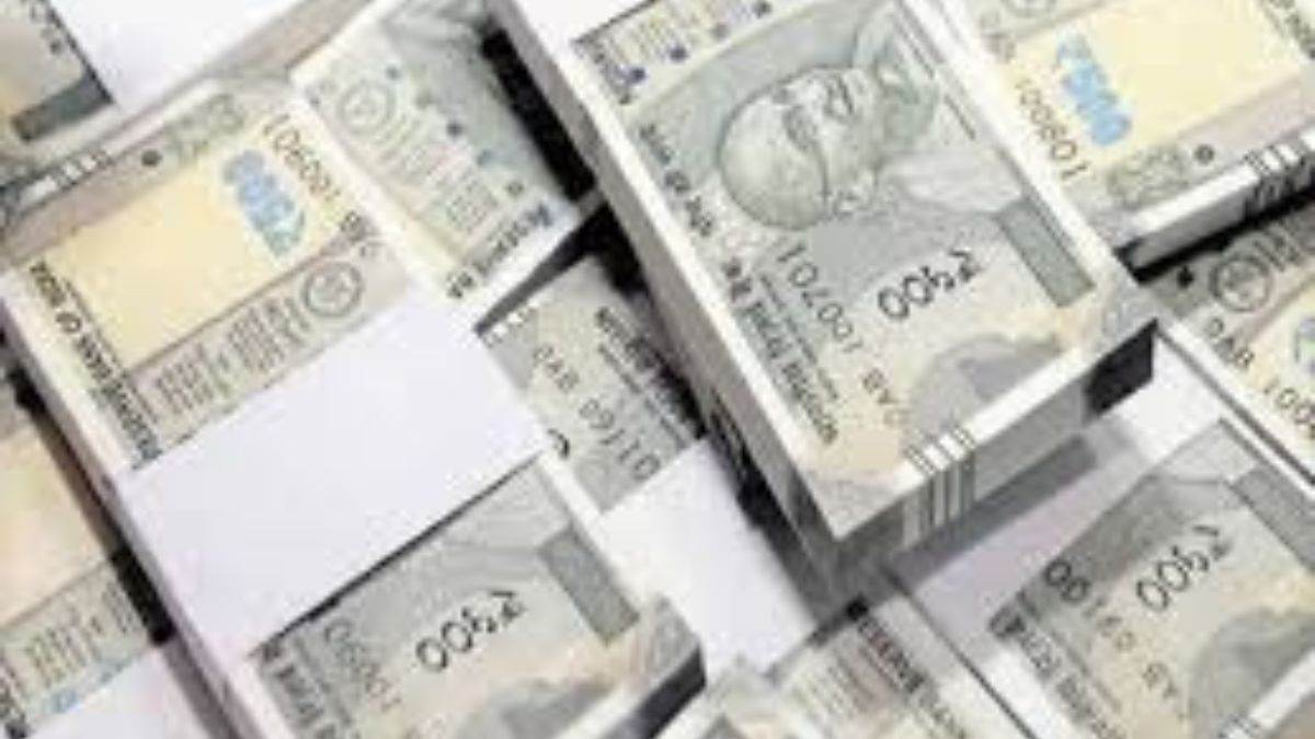 https://www.jagranimages.com/images/newimg/26112022/26_11_2022-rupees_23229272.jpg