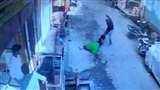Maharajganj News: मां की प‍िटाई का वीड‍ियो सीसी कैमरे में कैद हुआ।