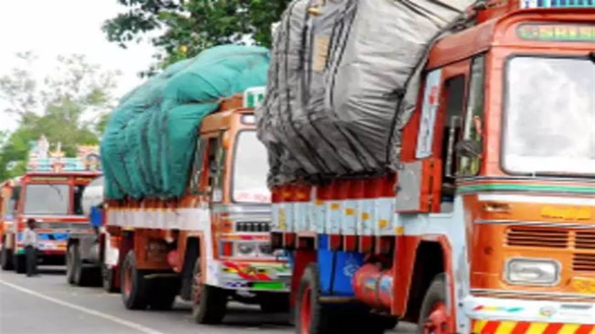 https://www.jagranimages.com/images/newimg/26112022/26_11_2022-trucks_23230233.jpg
