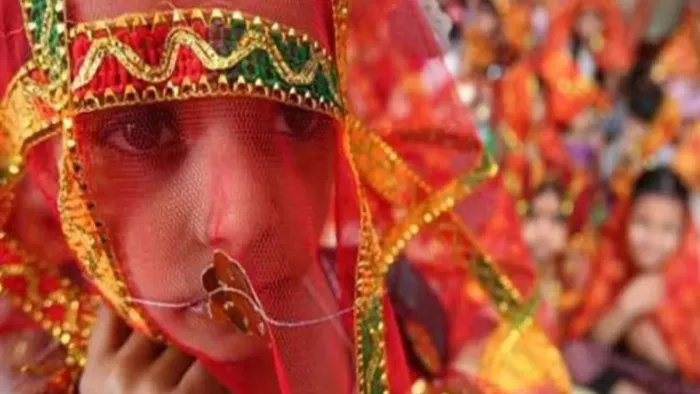 बेगूसराय में प्रशासन ने बचाया 12 वर्षीय बच्ची का बचपन, नाबालिग के घर पहुंच लगाई फटकार; देखते रह गए सब