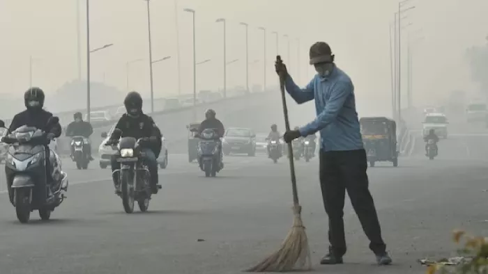 Delhi AQI Today: एक महीने से गैस चैंबर में जीने को मजबूर दिल्ली के लोग