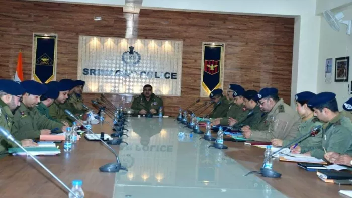 आईजीपी ने पुलिस कार्यालय में की सुरक्षा समीक्षा बैठक।