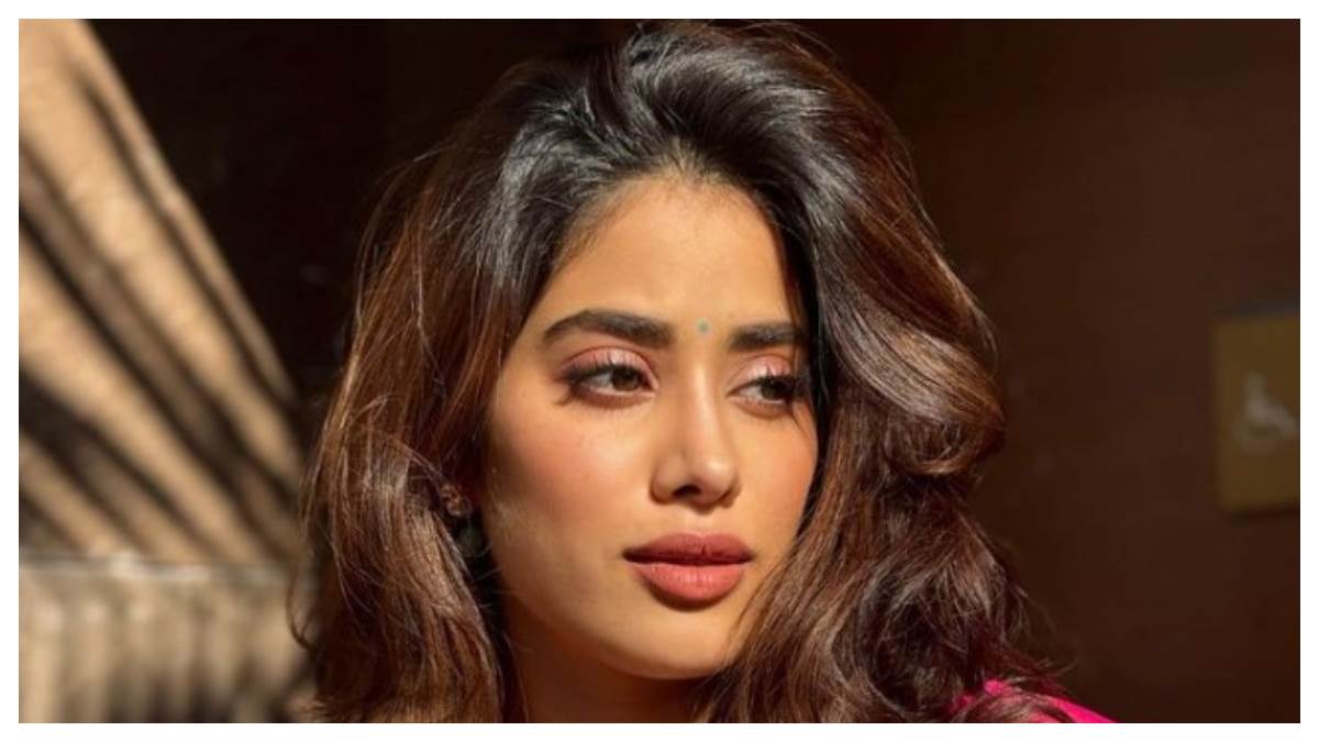 https://www.jagranimages.com/images/newimg/26112023/26_11_2023-janhvi_kapoor_in_saree_1_23590016.jpg