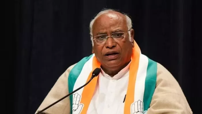 'बैलेट पेपर से चुनाव कराने के लिए देशभर में चलाएंगे अभियान', खरगे का बड़ा एलान