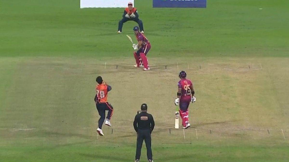 liam livingstone hits 50 on 15 ball after rs 8 75 crore rcb deal in ipl auction2025
