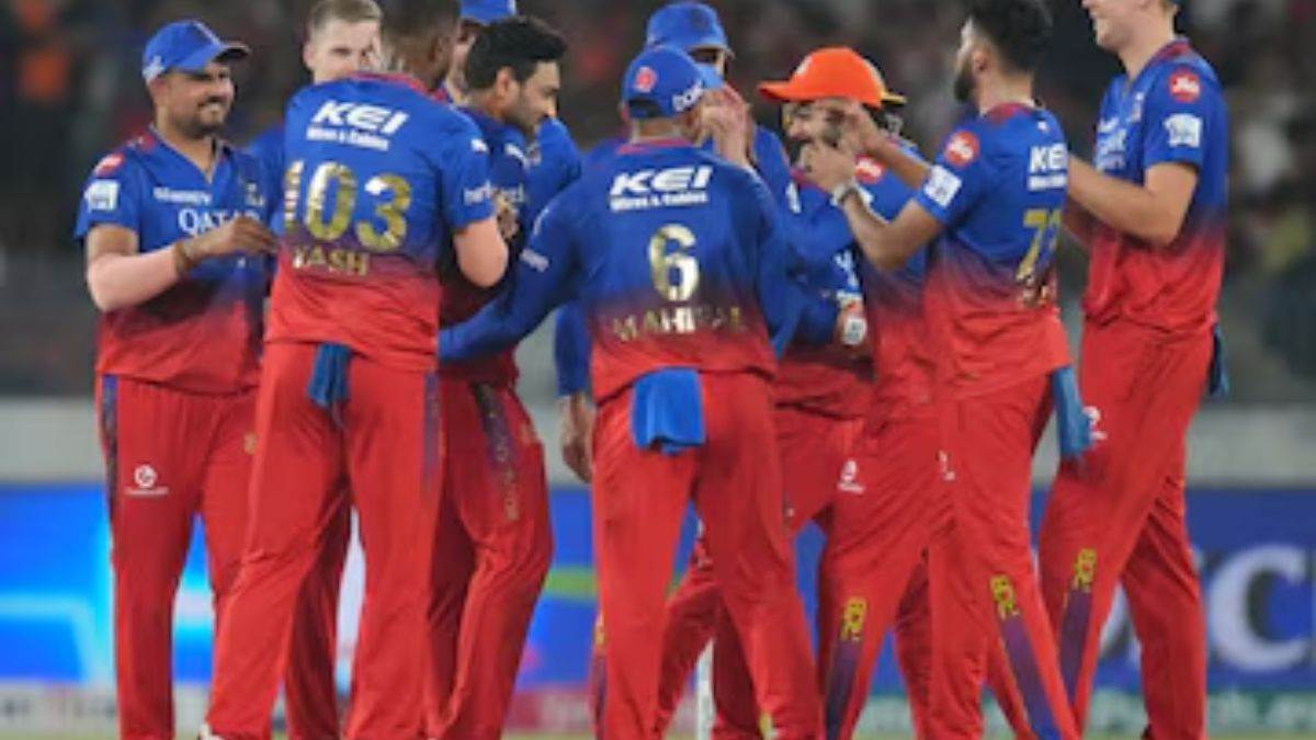 https://www.jagranimages.com/images/newimg/26112024/26_11_2024-rcb_team_23837442.jpg