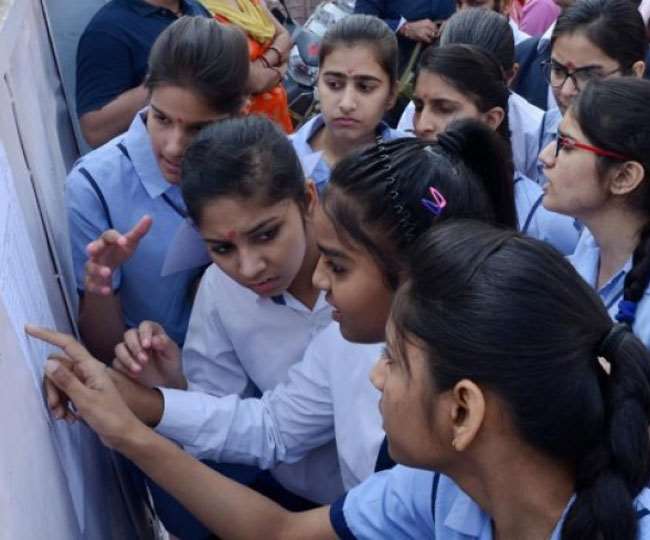 CBSE Board Exam Date update: class 10 class 12 board exam dates to be announced on december 31 at 6pm says education minister Ramesh Pokhriyal