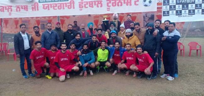ग्रामीण फुटबाल टूर्नामेंट में नंगल कलां की टीम रही विजेता