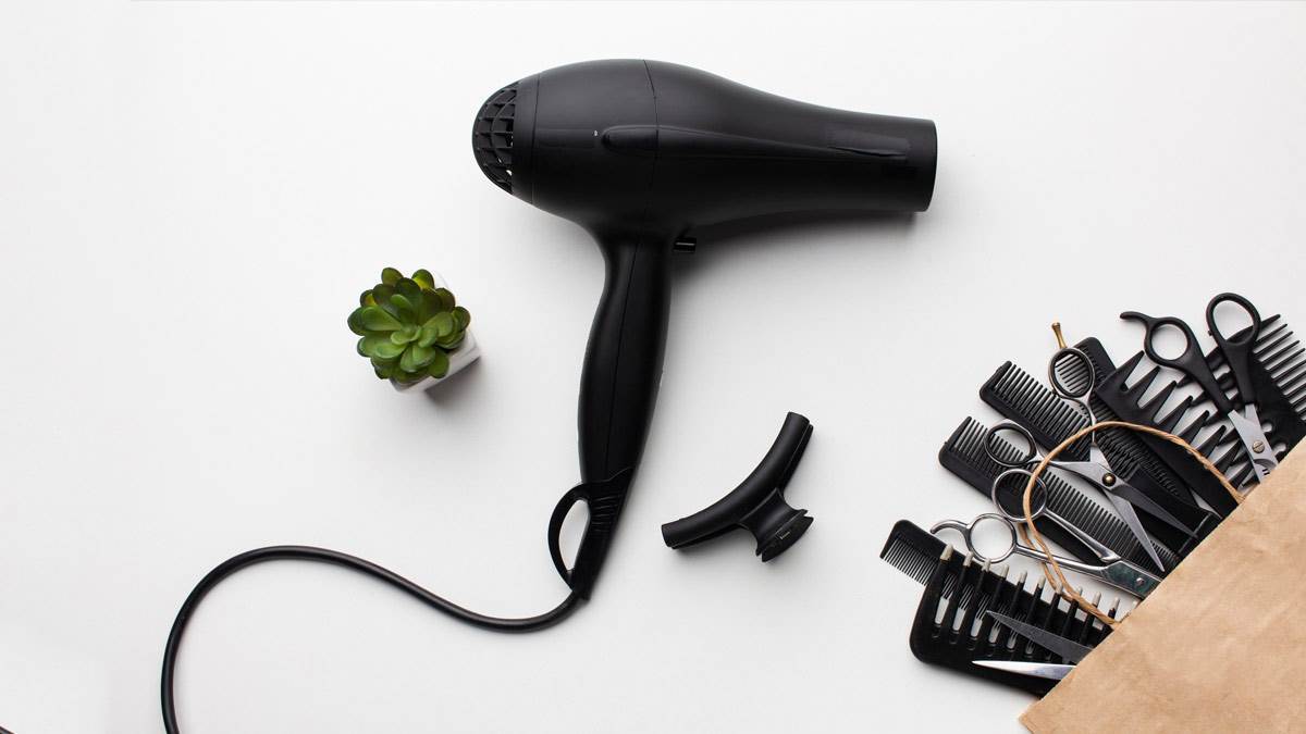 Best Philips Hair Dryer In India: ओवरहीट प्रोटेक्शन फीचर के साथ आ रहे हेयर ड्रायर से बालों को मिलेगा ड्राई लुक