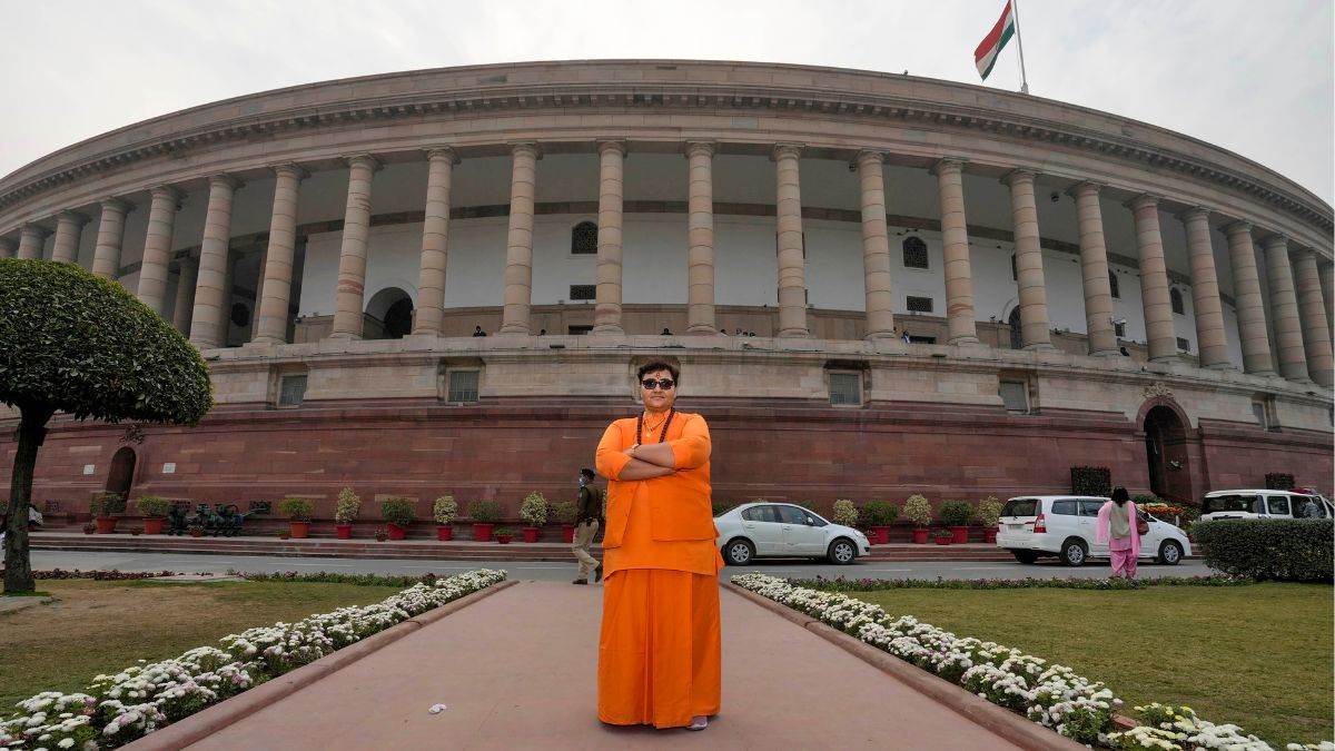 https://www.jagranimages.com/images/newimg/26122022/26_12_2022-pragya_thakur_23272215.jpg