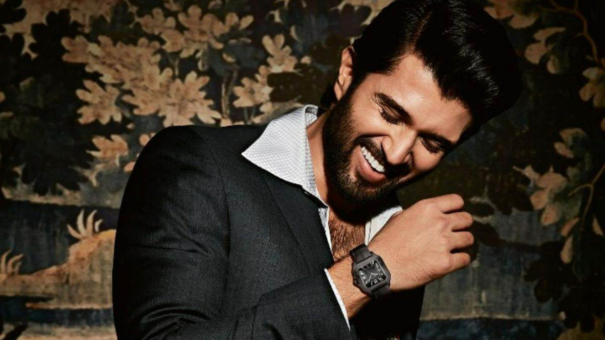 https://www.jagranimages.com/images/newimg/26122022/26_12_2022-vijay_deverakonda_pic_23272140.jpg