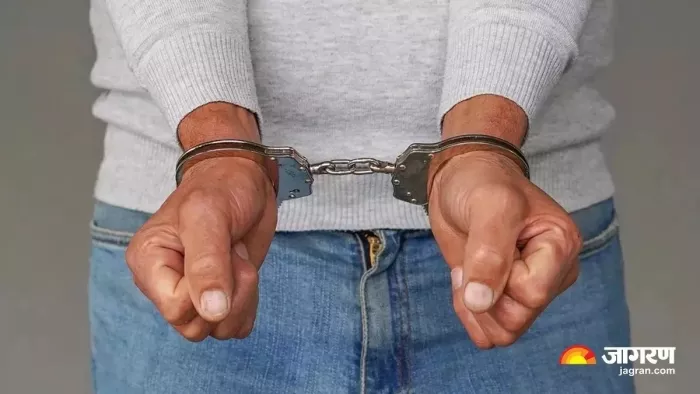 सैन्य छावनी की वीड़ियो बना रहे संदिग्ध व्यक्ति को पुलिस ने लिया हिरासत में