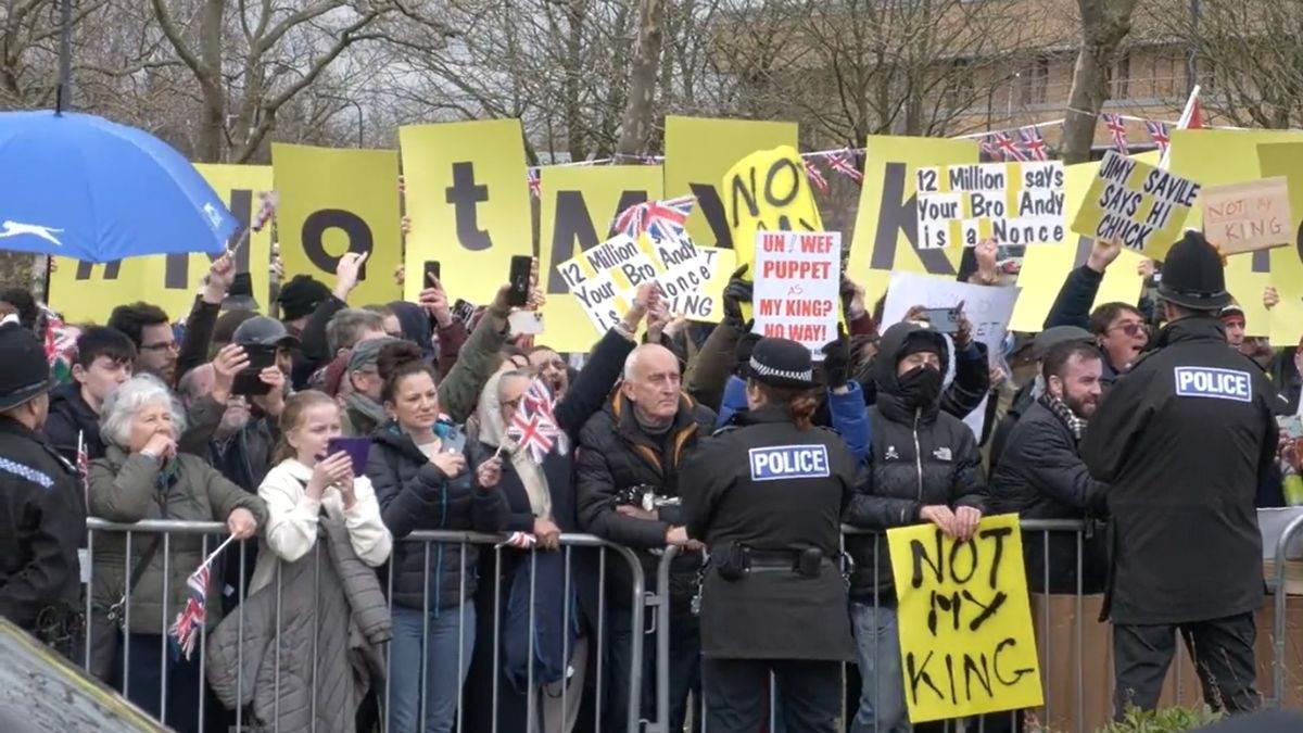 https://www.jagranimages.com/images/newimg/26122023/26_12_2023-britain_protest_23614469.jpg
