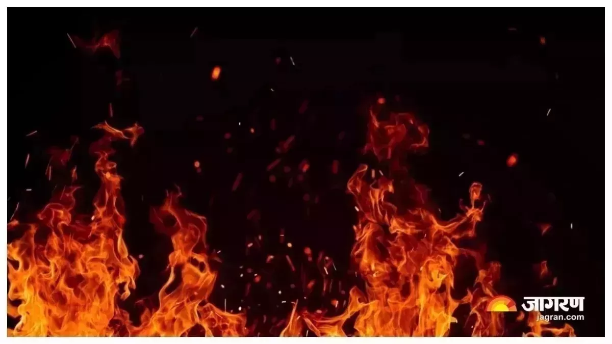 Lucknow Fire: लखनऊ के केशव नगर के पास स्क्रैप मार्केट में लगी भीषण आग, मौके पर कई दमकल की गाड़ियां मौजूद