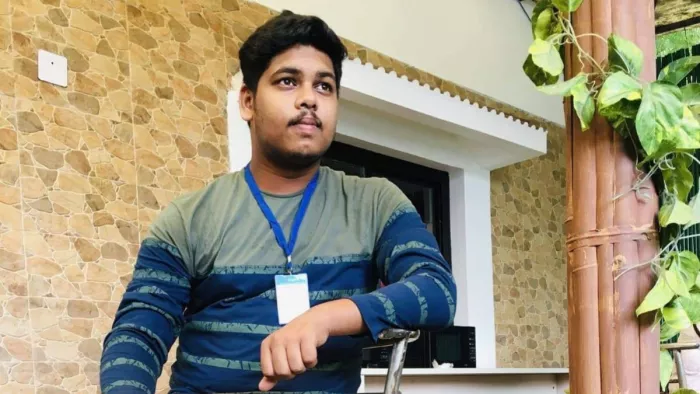 टेंट कारोबारी के इकलौते पुत्र की राजमहल में हत्या, मां से बोला था- घर आ रहा हूं पर...
