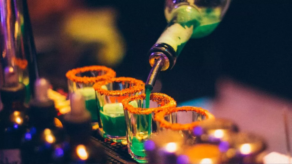न्यू ईयर पार्टी में ‘जाम’ छलकाने से पहले जान लें ये जरूरी नियम