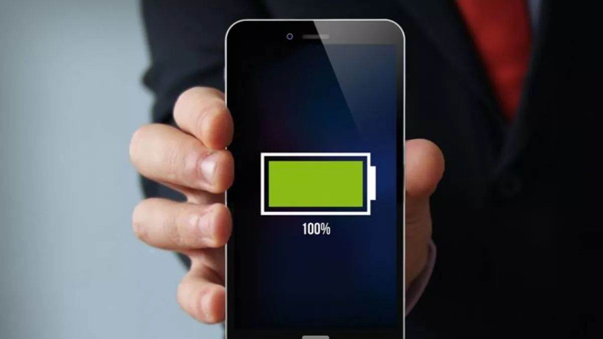 https://www.jagranimages.com/images/newimg/26122024/26_12_2024-battery_saving_tips_23855971.jpg