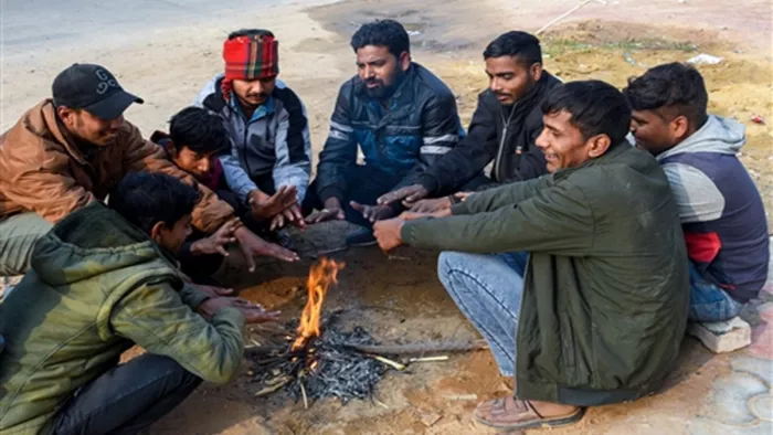 दिल्ली में बारिश की संभावना, यूपी राजस्थान में पड़ रहा कोहरा (फोटो- एएनआई)