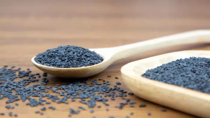 Kalonji Seeds Benefit : कलौंजी आपके स्किन को भी हेल्दी रखती है। (Pic courtesy : Freepik)
