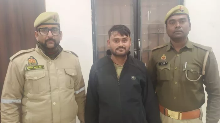 रामगढ़ताल थाना पुलिस की गिरफ्त में बच्चे का अपहरण करने का आरोपित। जागरण