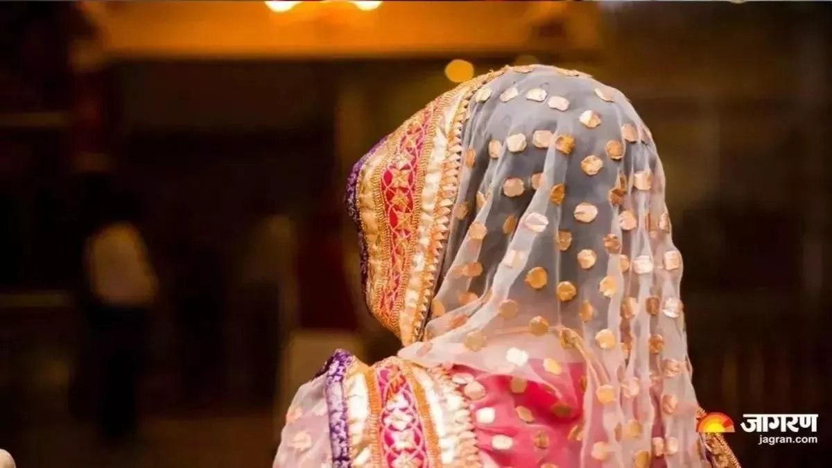 प्रेमी जोड़ा पहुंचा चौकी, लड़की बोली- बूढ़े से शादी नहीं करूंगी... पुलिस के सामने रखी ये मांग