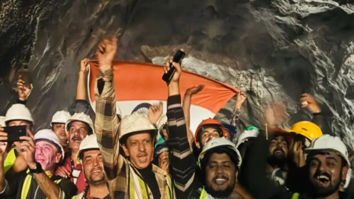Rishikesh Karnprayag Rail Project: रेल परियोजना की 6.32 किमी लंबी निकास सुरंग आर-पार। जागरण