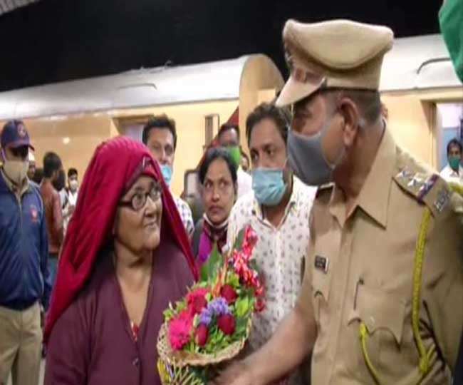 65 year old woman arrived in india after 18 years released from pakistani prison