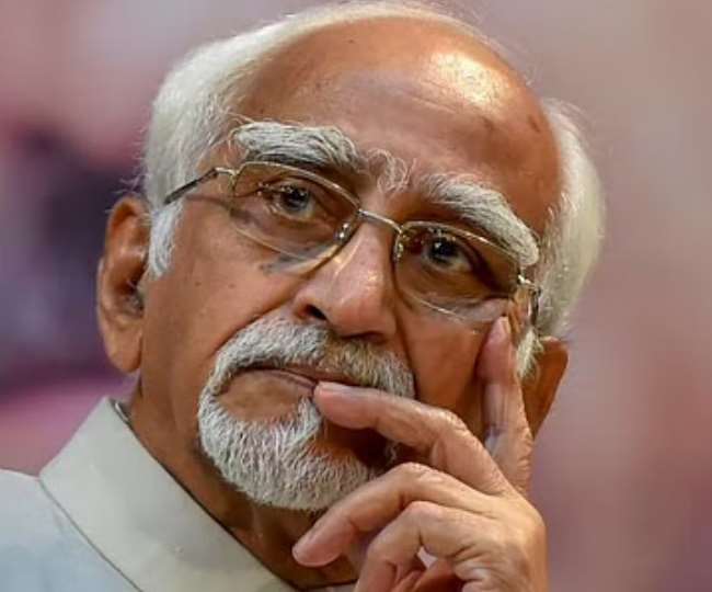पूर्व उपराष्ट्रपति हामिद अंसारी ने एक बार फिर से विवादित बयान दिया है।