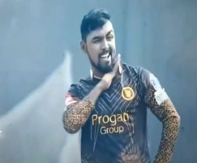 विकेट लेने के बाद क्रिकेटर ने अल्लू अर्जुन स्टाइल में किया श्रीवल्ली डांस, देखें पूरा वीडियो