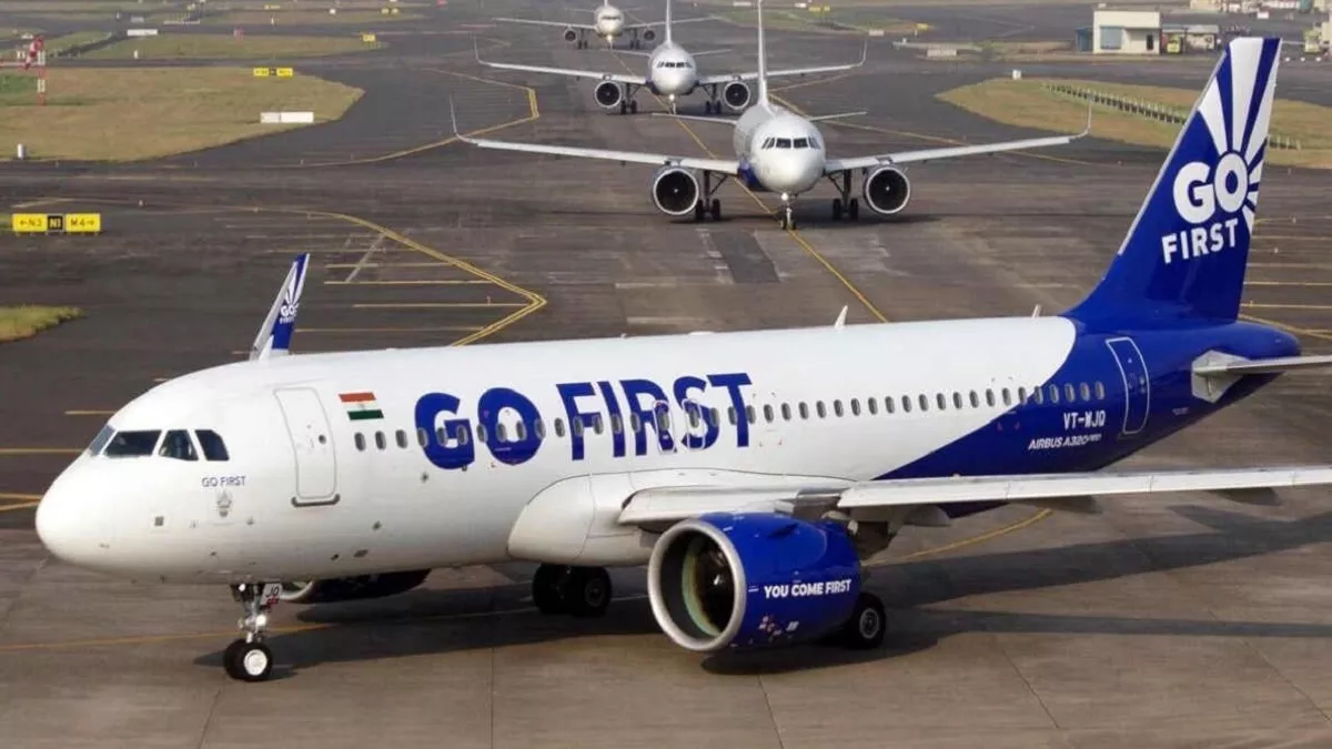 Go First पर DGCA की बड़ी कार्रवाई, विमान कंपनी पर लगा 10 लाख का जुर्माना; 50 यात्रियों को छोड़कर भरी थी उड़ान