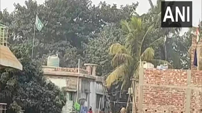 Bihar: पाकिस्तानी झंडा फहराने का दावा निकला झूठा, वीडियो वायरल करने वाले को ढूंढ रही पुलिस, FIR होगी दर्ज