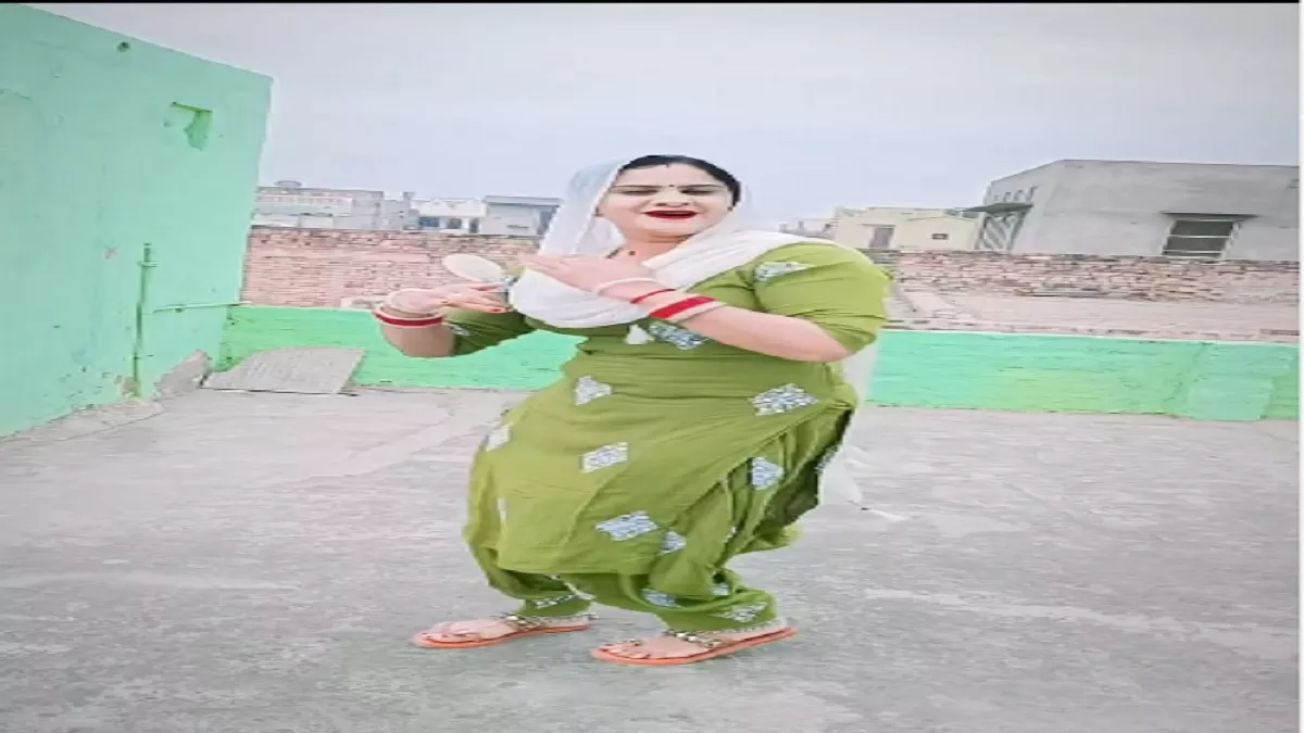 Viral Video: 'नौलखा ने फेल करे' गाने पर ठुमके लगाकर भाभी ने जीता लोगों का दिल, देखें-वायरल वीडियो