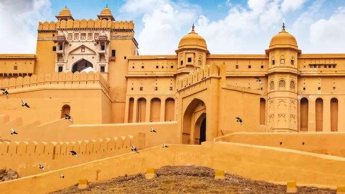Jaipur Forts: जयपुर शहर की शान हैं ये तीन किले, एक बार जरूर बनाएं घूमने का प्लान
