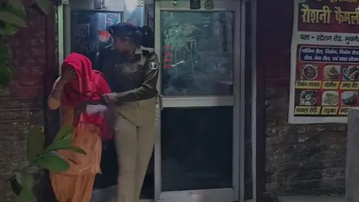 फैमिली रेस्टोरेंट में चल रहा था गंदा काम। फ़ोटो- जागरण