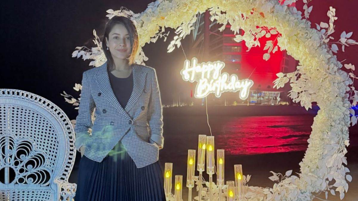 https://www.jagranimages.com/images/newimg/27012025/27_01_2025-shehnaaz_gill_birthday_post_23873965.jpg