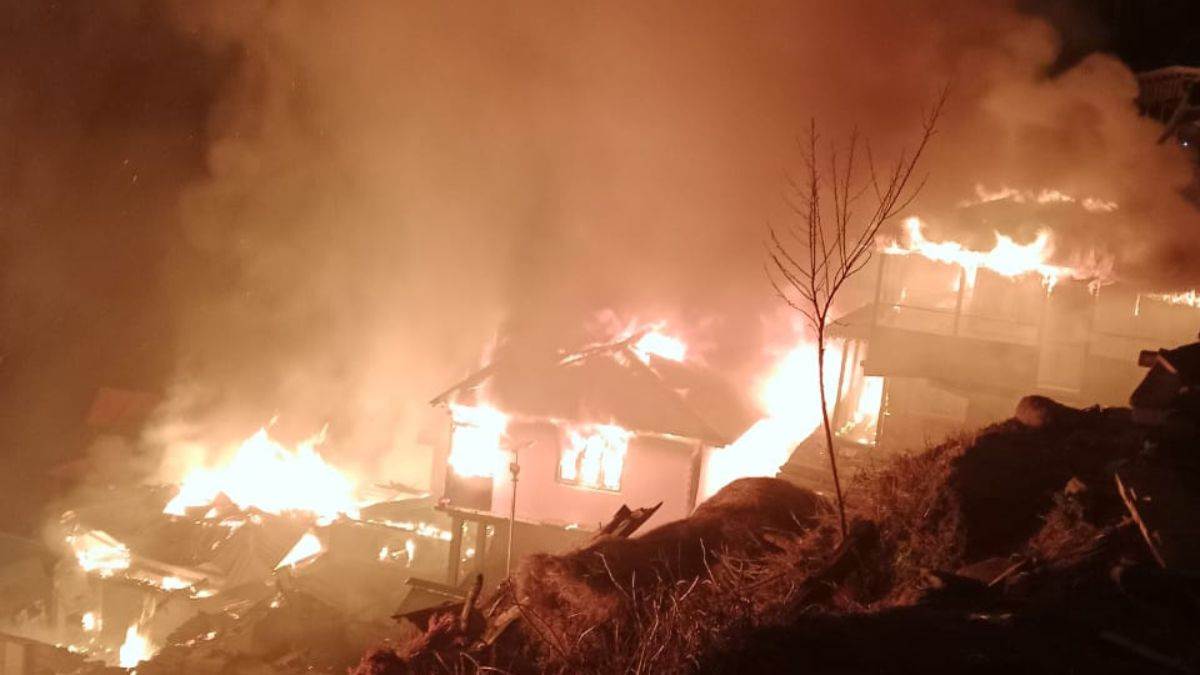 uttarkashi fire 9 houses gutted in fire in uttarkashi 25 families rendered homeless death of a woman