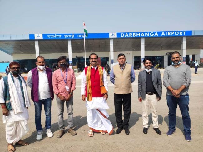 बड़ा होगा दरभंगा एयरपोर्ट का टर्मिनल और रनवे : गोपालजी - Bihar Darbhanga  General News