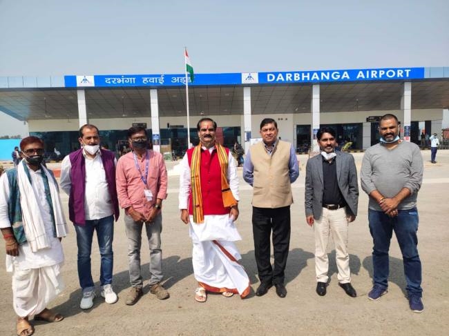 बड़ा होगा दरभंगा एयरपोर्ट का टर्मिनल और रनवे : गोपालजी - Bihar Darbhanga General News