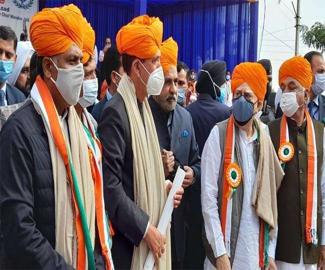 असंतुष्ट जी 23 समूह के नेताओं के जम्मू में जमावड़े पर