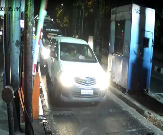 विस्फोटक से लदी स्कॉर्पियो के साथ दिखी इनोवा कार मुंबई से बाहर निकल गई है