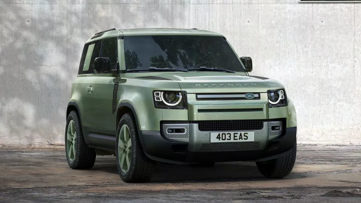 Land Rover Defender 130 माइल्ड हाइब्रिड सिस्टम के साथ आ गई लैंड रोवर